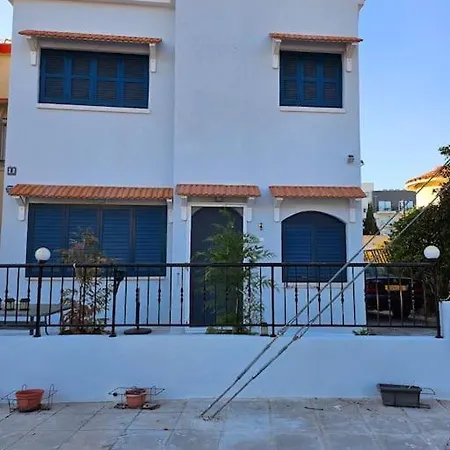 La Maya بافوس